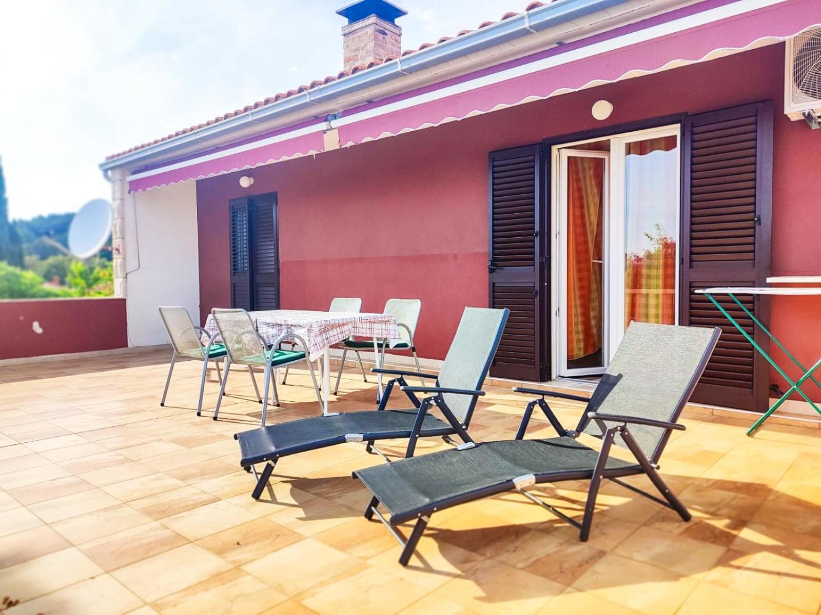 Apartman Damir Sumartin Exterior foto